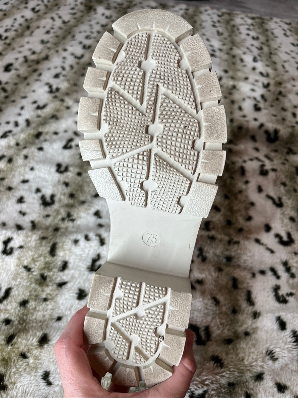 White Rib-Knit Chelsea Booties - Picture 3 of 7